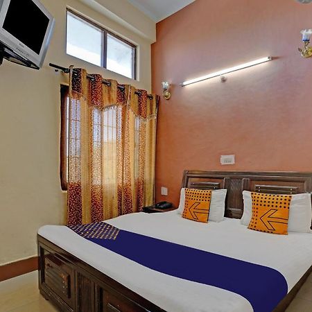 Spot On 79984 Hotel Castle View Мусори Екстериор снимка