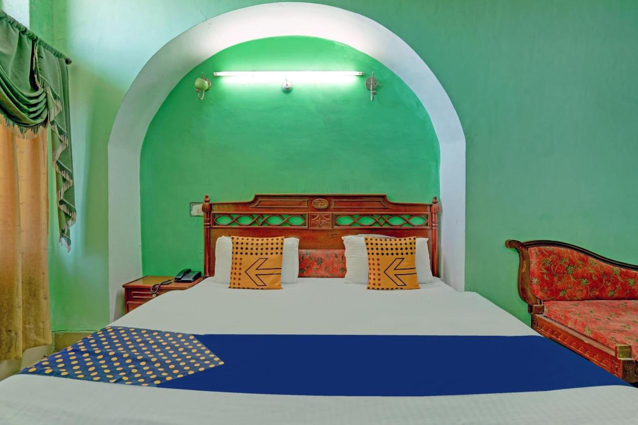 Spot On 79984 Hotel Castle View Мусори Екстериор снимка