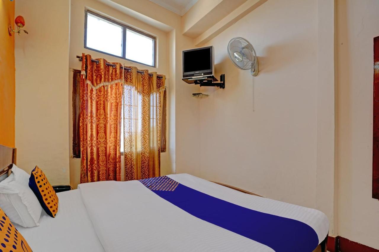 Spot On 79984 Hotel Castle View Мусори Екстериор снимка